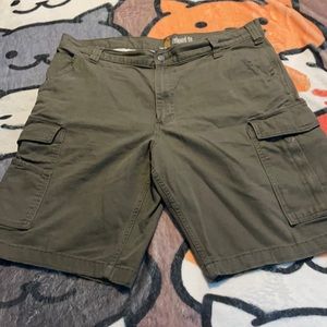 dark green carhartt relaxed fit cargo shorts